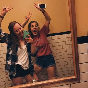 Meet your Posher, April